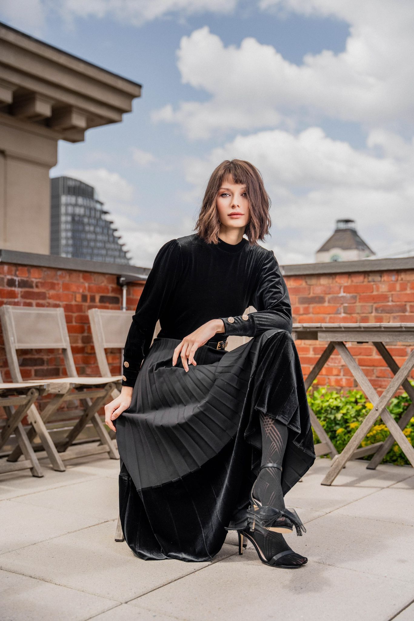 SARENA PLEATED VELVET SKIRT חצאית