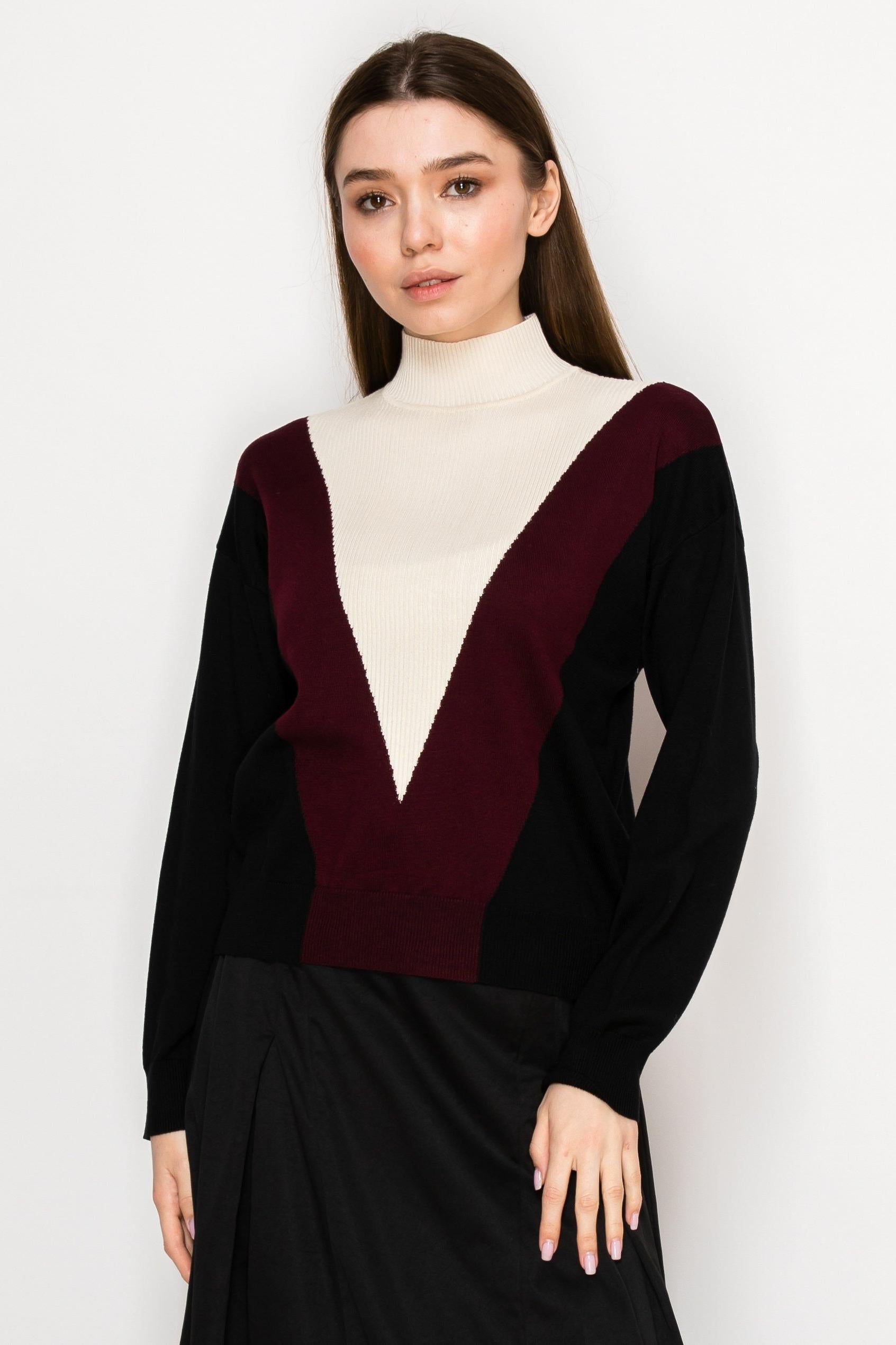 MOCK V PRINT SWEATER