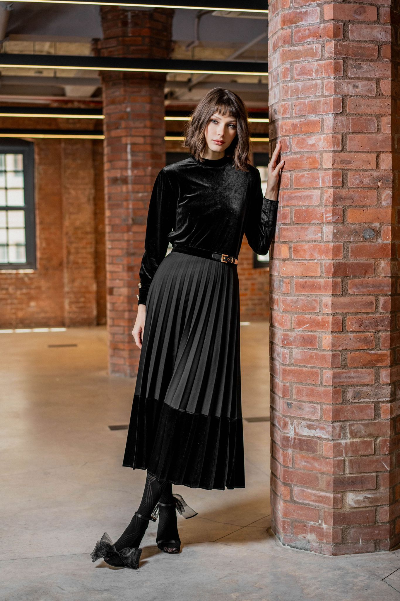 SARENA PLEATED VELVET SKIRT חצאית