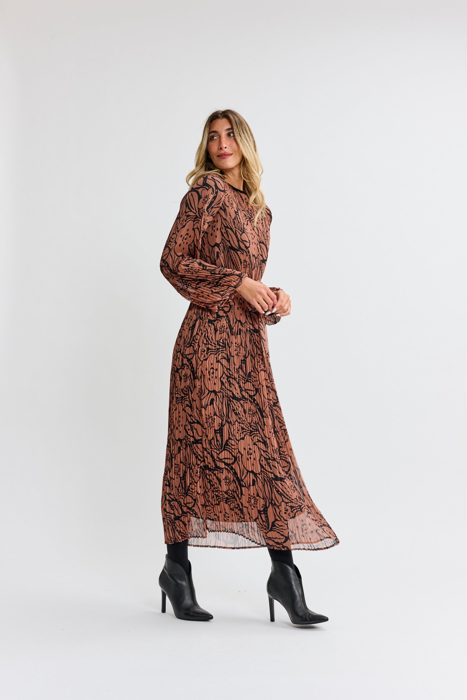 FLORAL PLEATED DRESS
