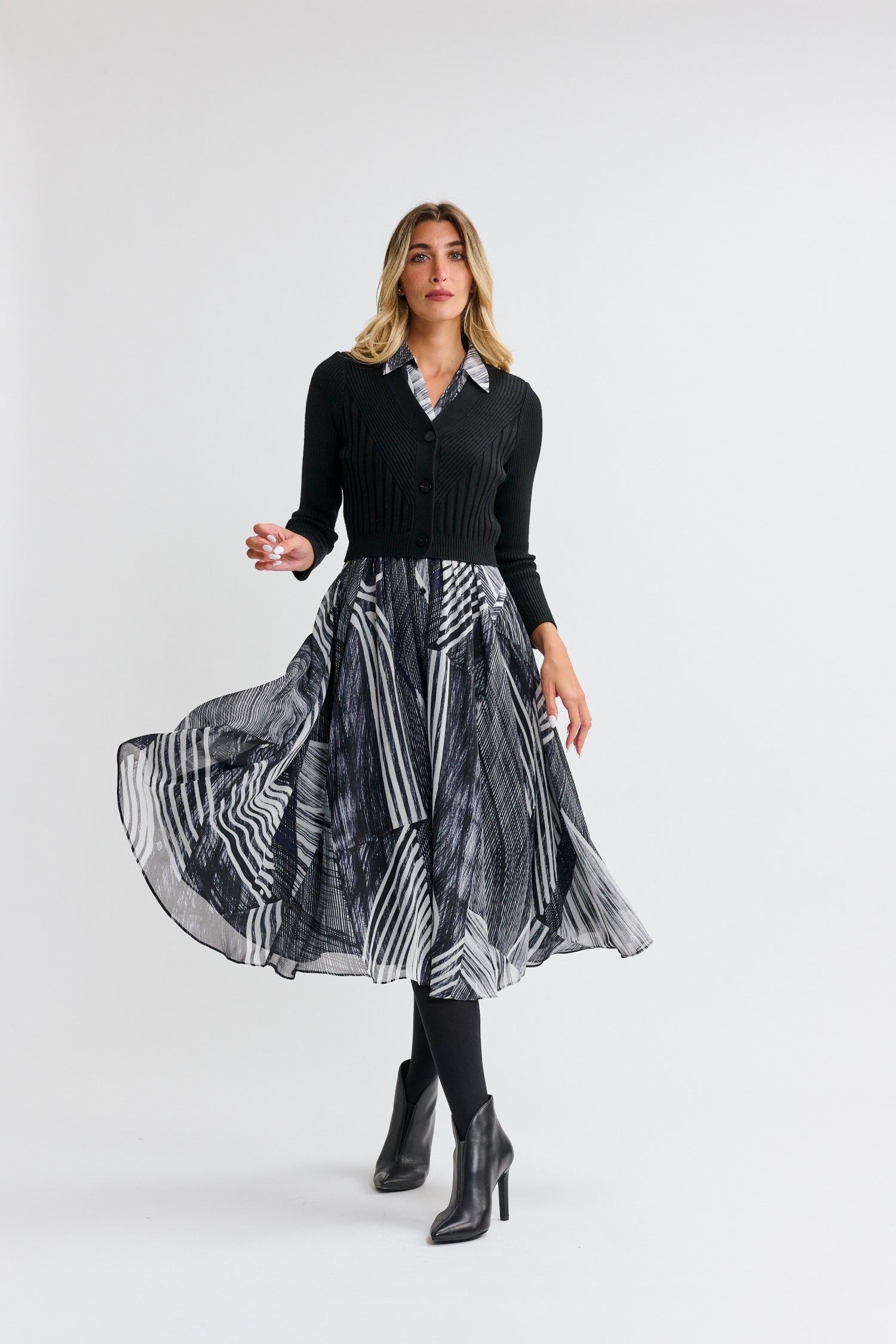 CHIFFON LINES PRINT W/ KNIT CARDIGAN DRESS