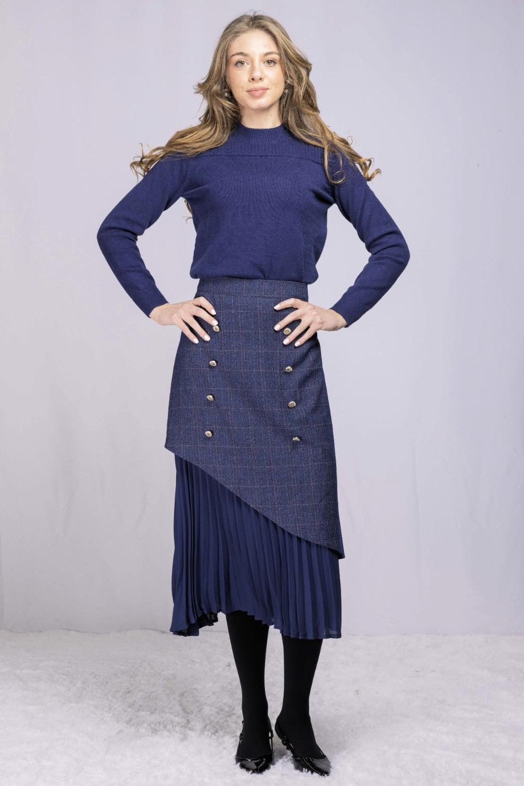 IVE 26622 blue textured trim sweater