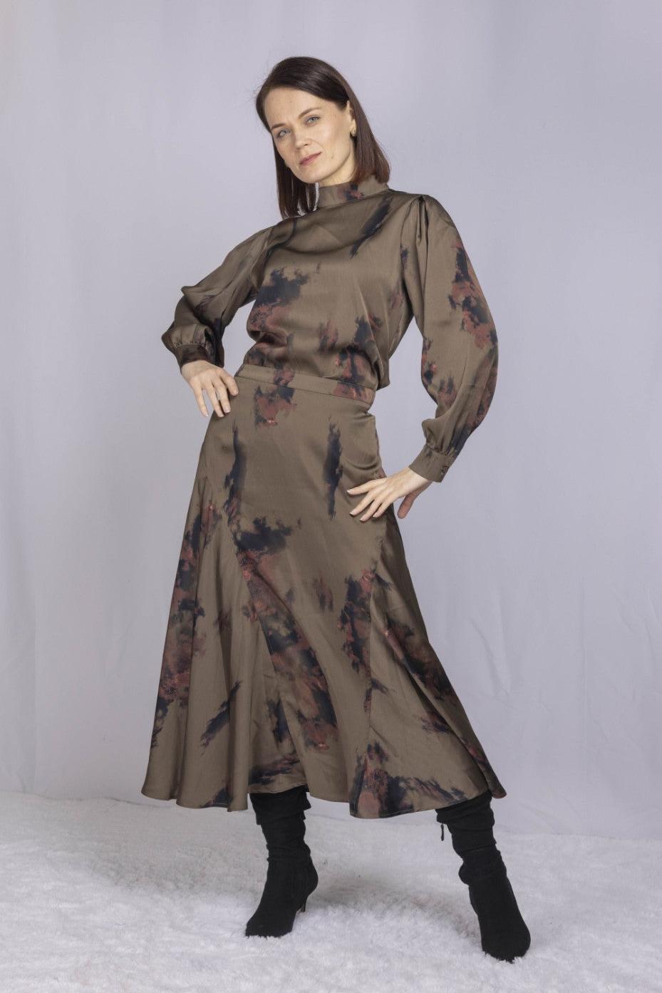 IVE 26746 matching satin print skirt