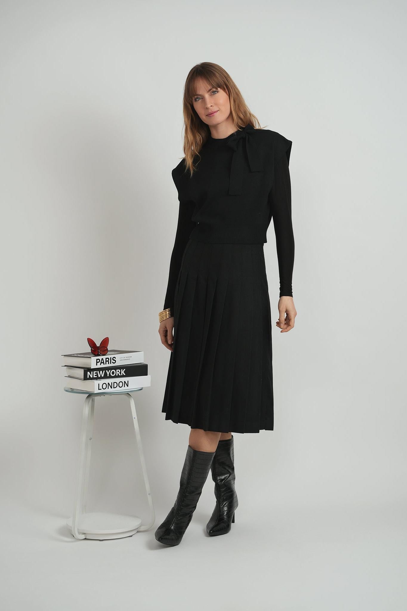 LADIES KNIT MOCKNECK TIE VEST