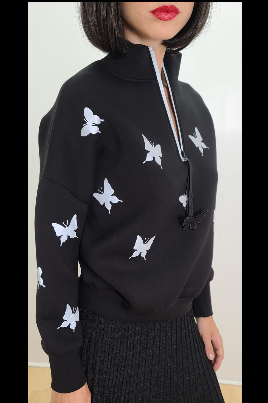 BUTTERFLY ZIP-UP