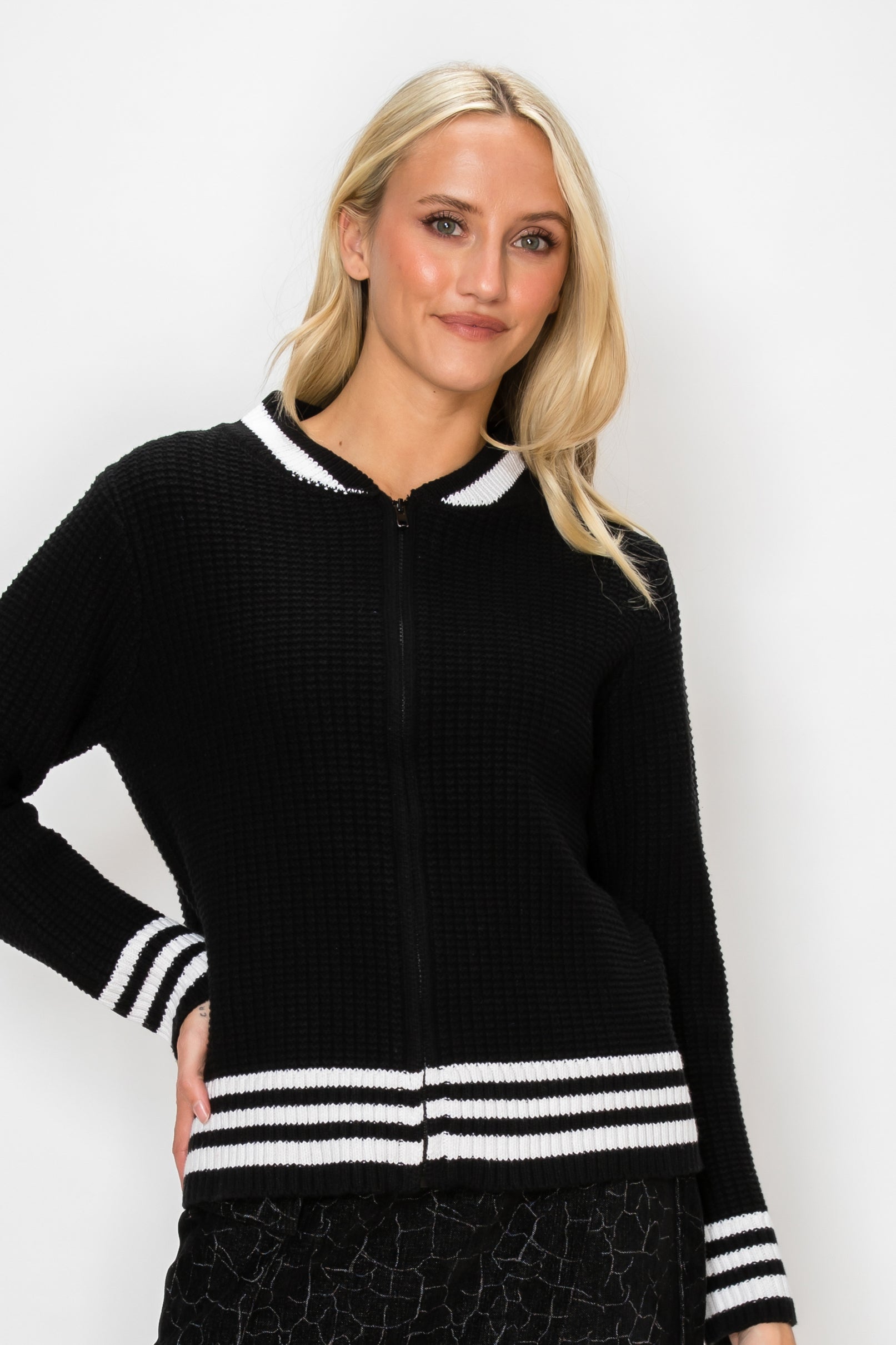 BOMBER ZIP SWEATER - BLACK