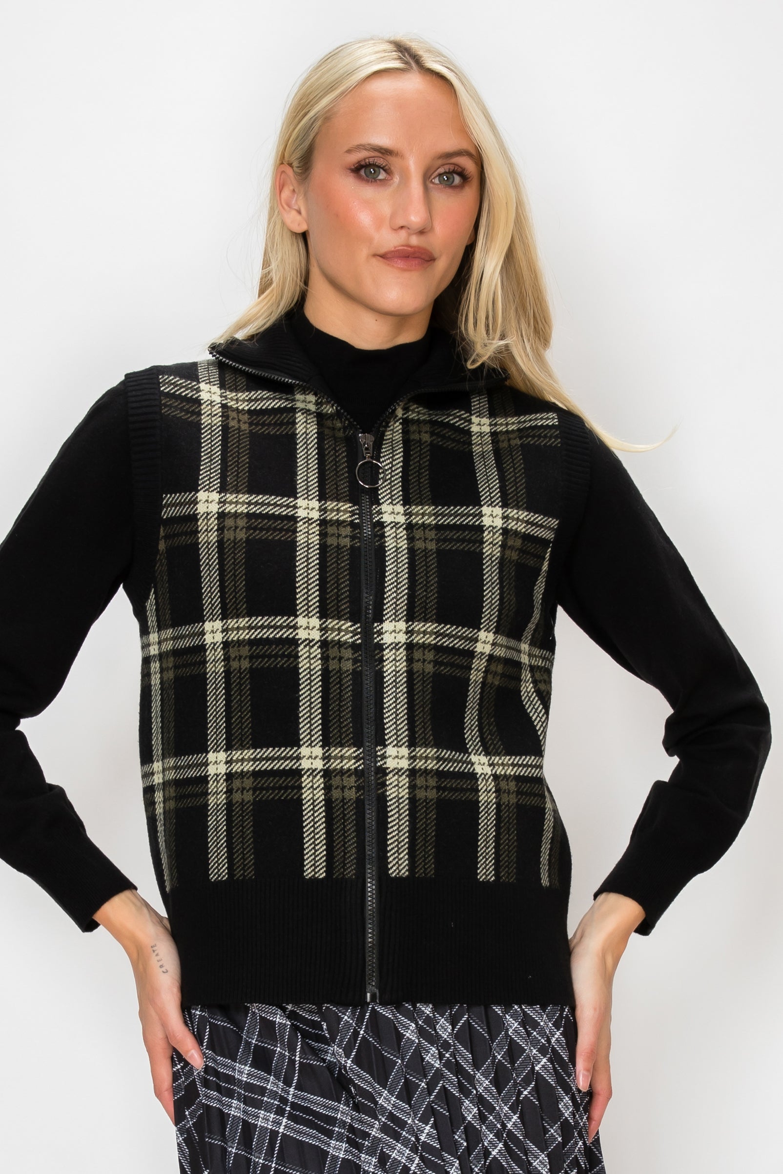 PLAID ZIP VEST - BLACK