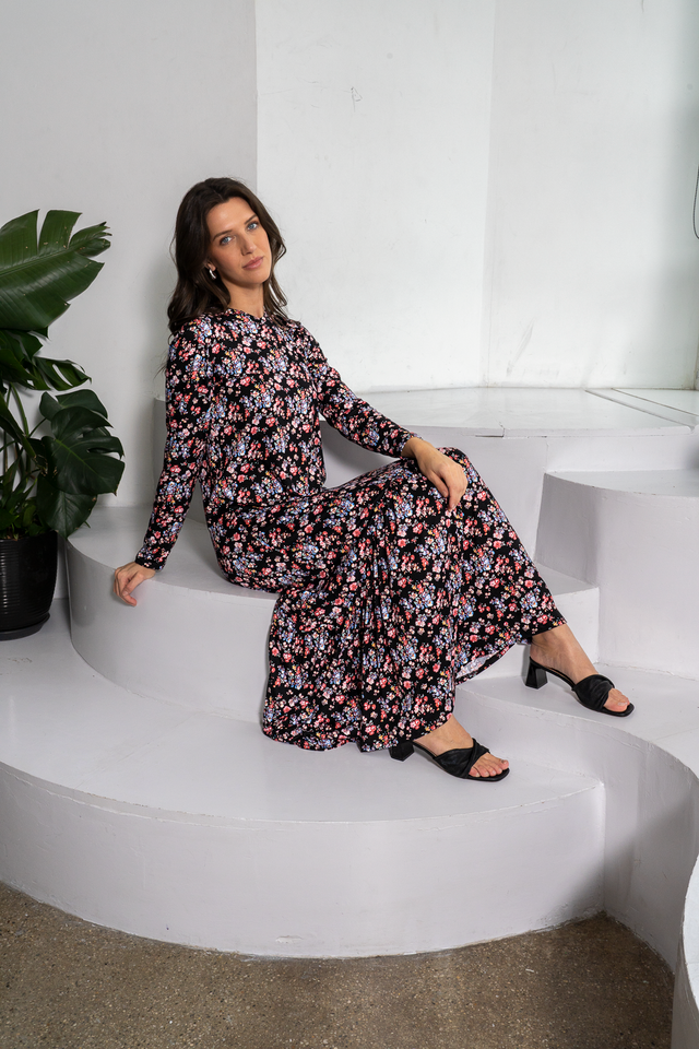 LIZ LONG SLEEVE RUFFLE MAXI V NECK