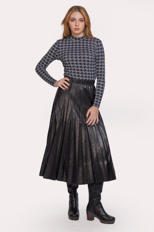 SOFT PRINTED MOCK NECK